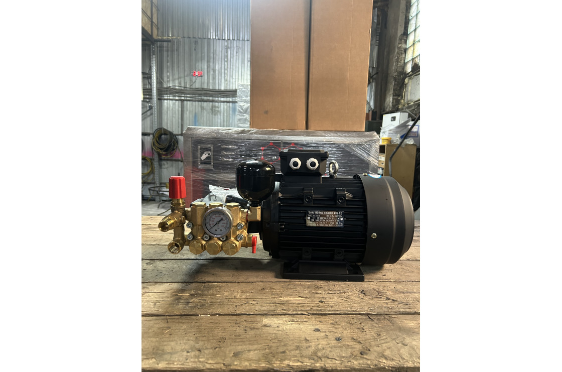 Моноблок Тритон AR RR 15/200 BP 5.5 Т (манометр, термоклапан, гидрокомпенсатор, без электрики)