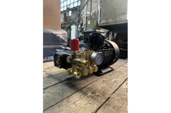 Моноблок Тритон AR RR 15/200 BP 5.5 Т (манометр, термоклапан, гидрокомпенсатор, без электрики)