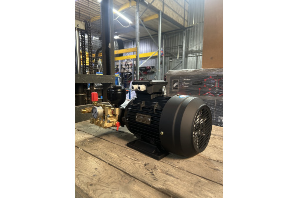 Моноблок Тритон AR RR 15/200 BP 5.5 Т (манометр, термоклапан, гидрокомпенсатор, без электрики)