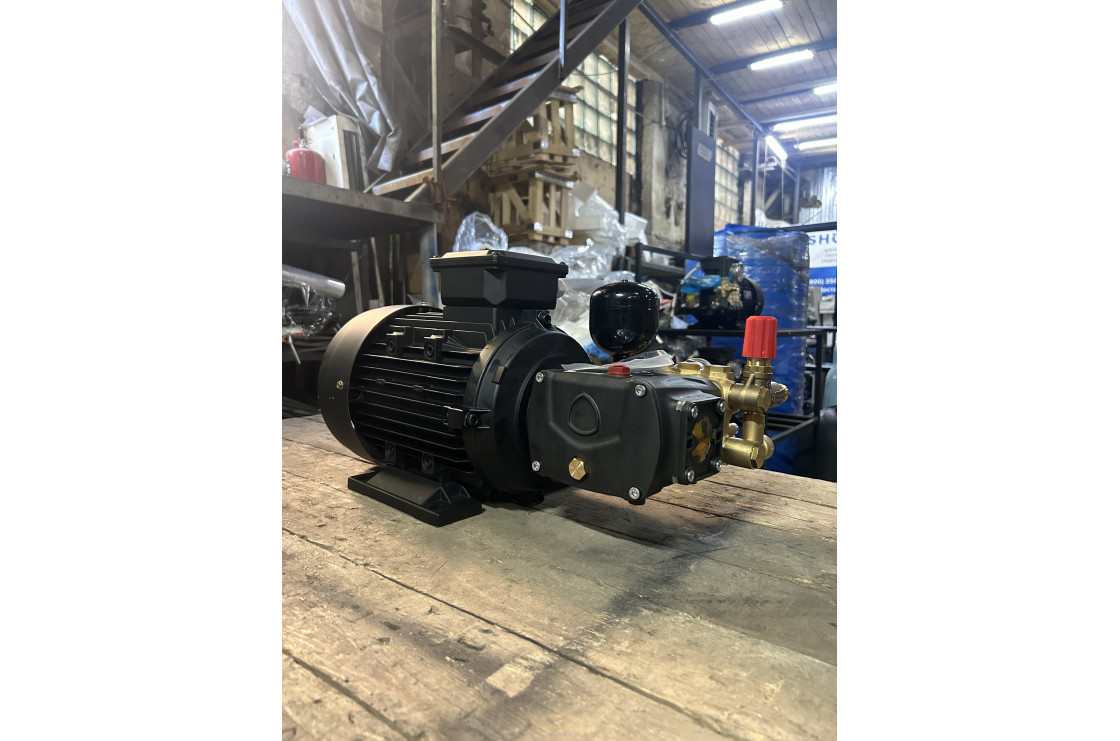 Моноблок Тритон AR RR 15/200 BP 5.5 Т (манометр, термоклапан, гидрокомпенсатор, без электрики)