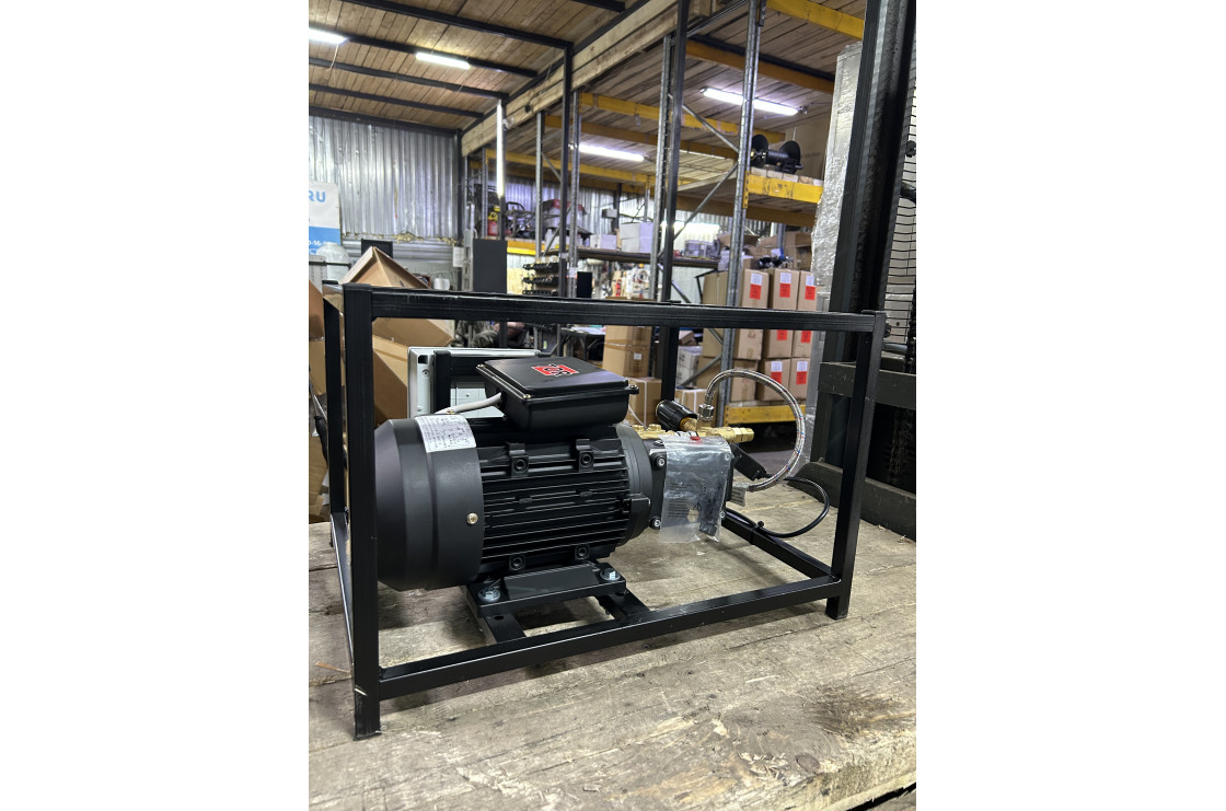 АВД ТРИТОН AR 14/160 T 3  ( на раме, электрика с теплозащитой)