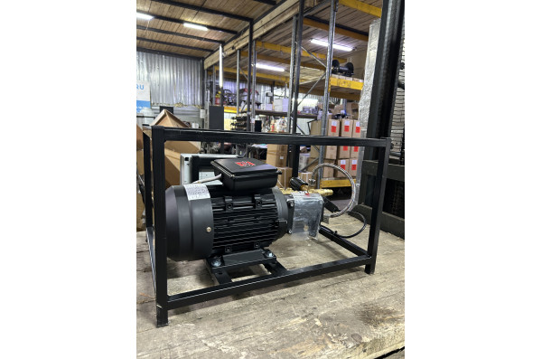 АВД ТРИТОН AR 14/160 T 3  ( на раме, электрика с теплозащитой)