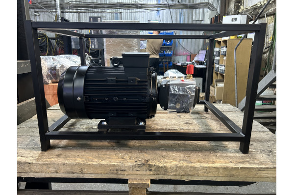 АВД Тритон AR RR 15 250 BP 7 Titan ( на раме, электрика с теплозащитой)