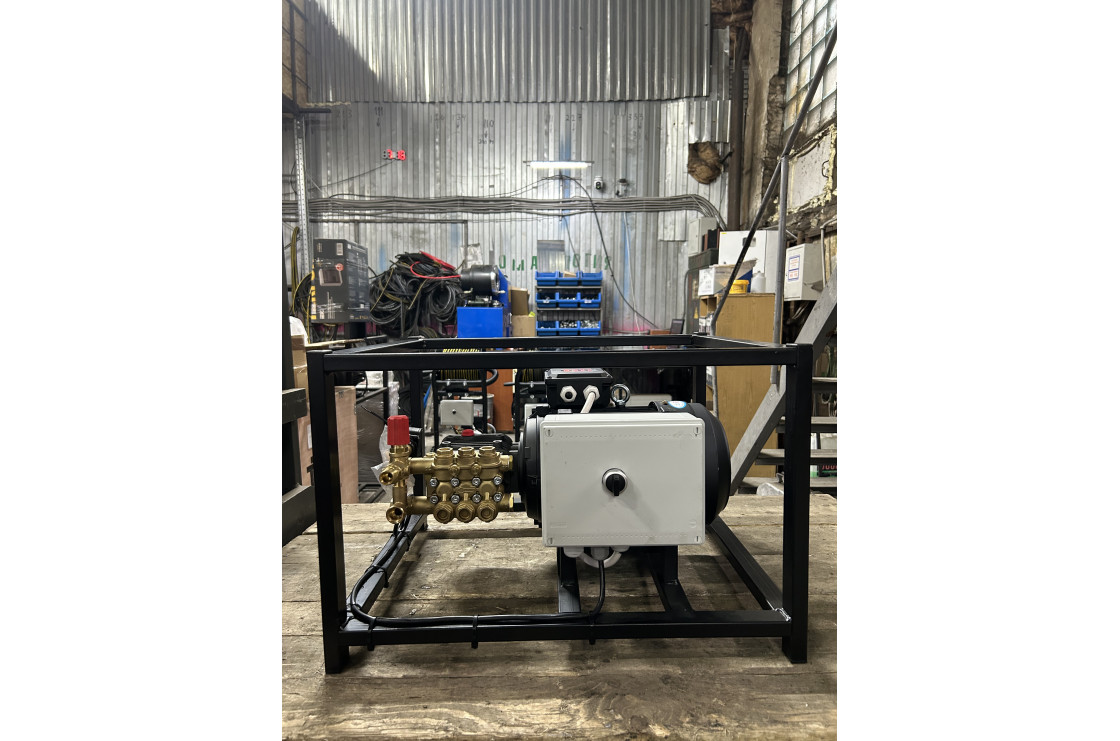 АВД Тритон C ZW 15/200 (85 °C)  TS 5.5 T ( на раме с электрикой с теплозащитой)