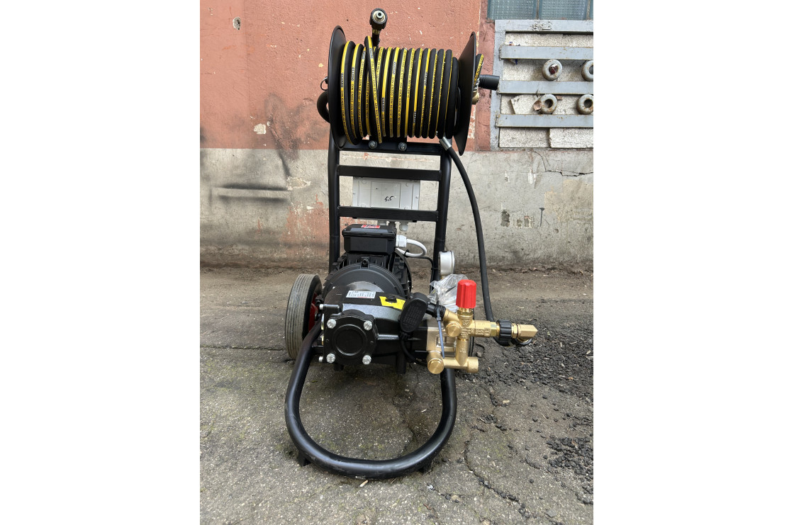 АВД Тритон Н 15/200 TS 5.5 Т (на тележке с катушкой 30 метров, с манометром, электрика с теплозащитой)