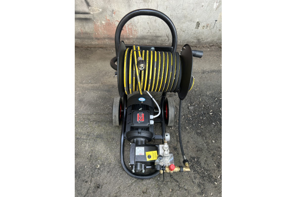 АВД Тритон Н 15/200 TS 5.5 Т (на тележке с катушкой 30 метров, с манометром, электрика с теплозащитой)