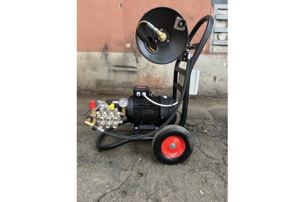 АВД Тритон Н 15/200 TS 5.5 Т (на тележке с катушкой 30 метров, с манометром, электрика с теплозащитой)