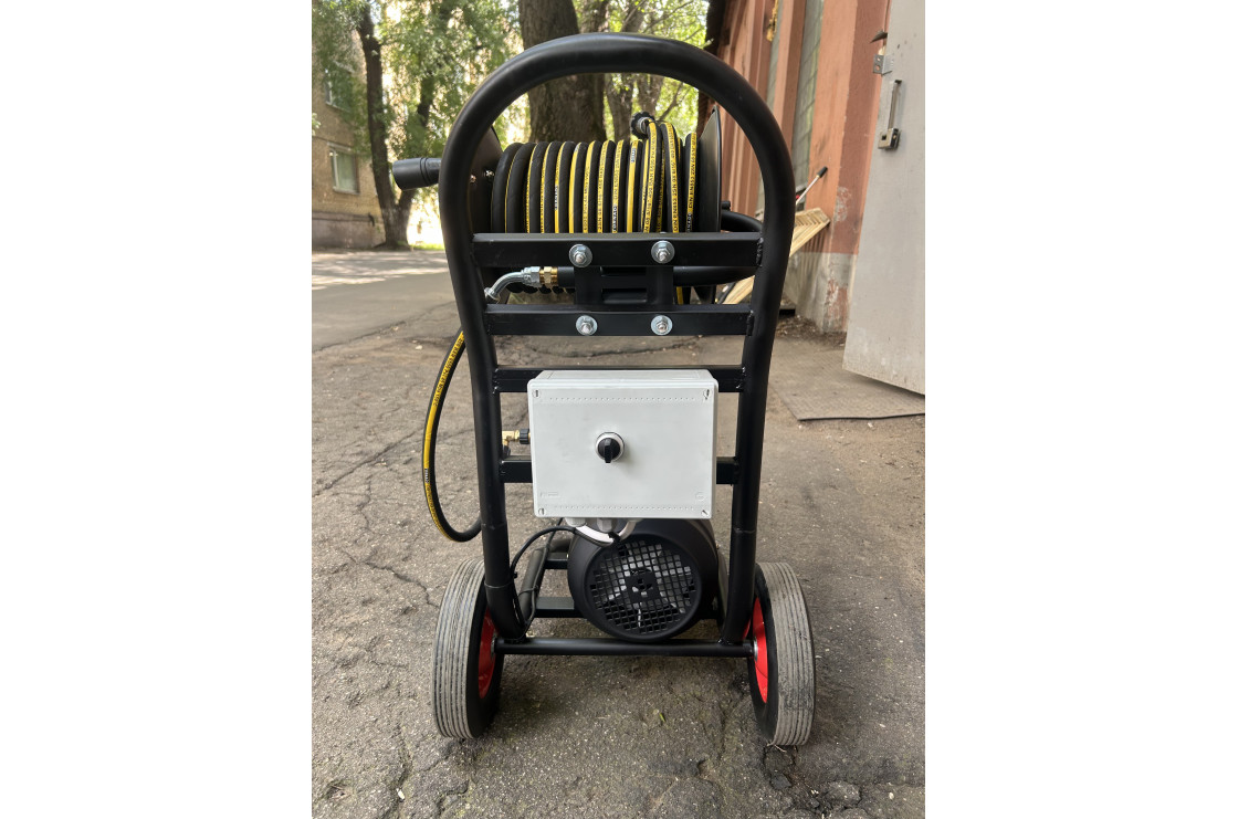 АВД Тритон Н 15/200 TS 5.5 Т (на тележке с катушкой 30 метров, с манометром, электрика с теплозащитой)