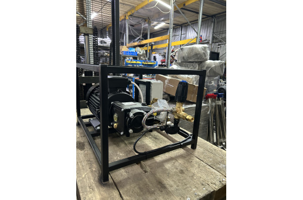 АВД ТРИТОН H 15/200 TS 5.5 T  ( на раме, электрика с теплозащитой)