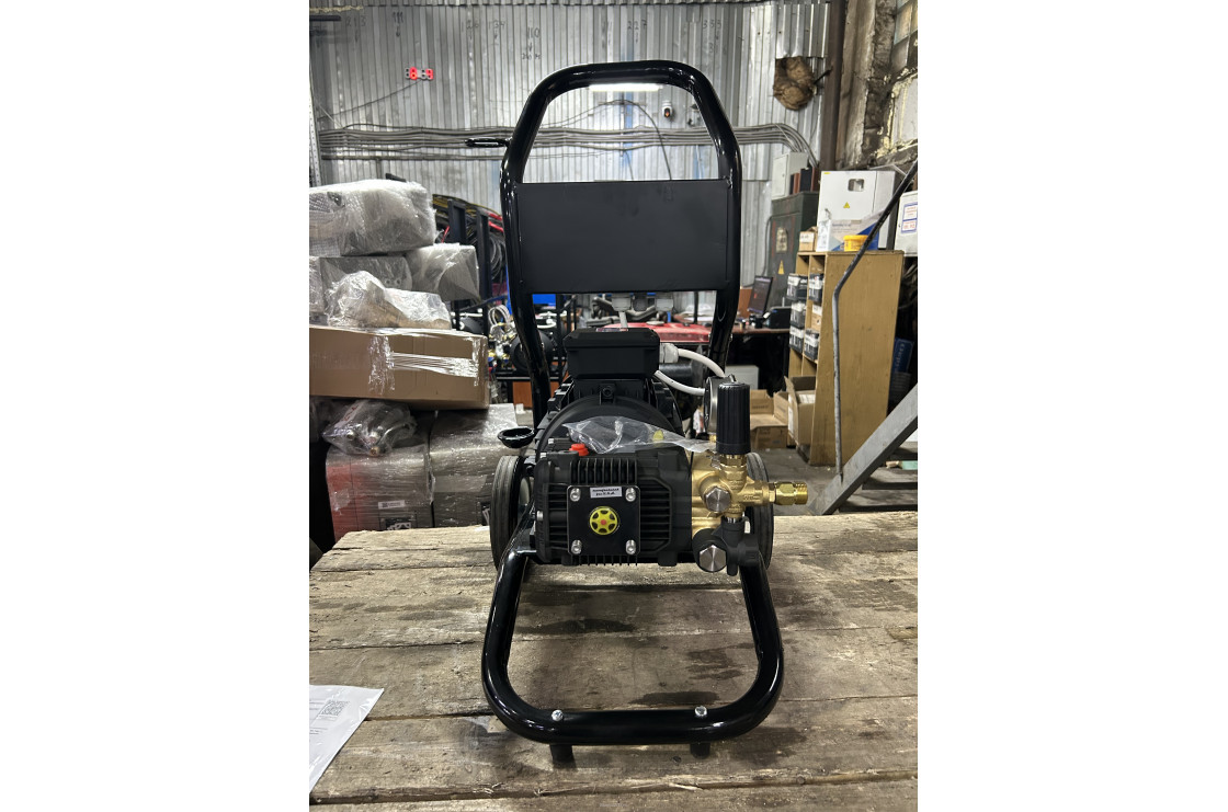 АВД Тритон Т 15/200 BР 5.5  (на тележке, манометр, электрика с теплозащитой)