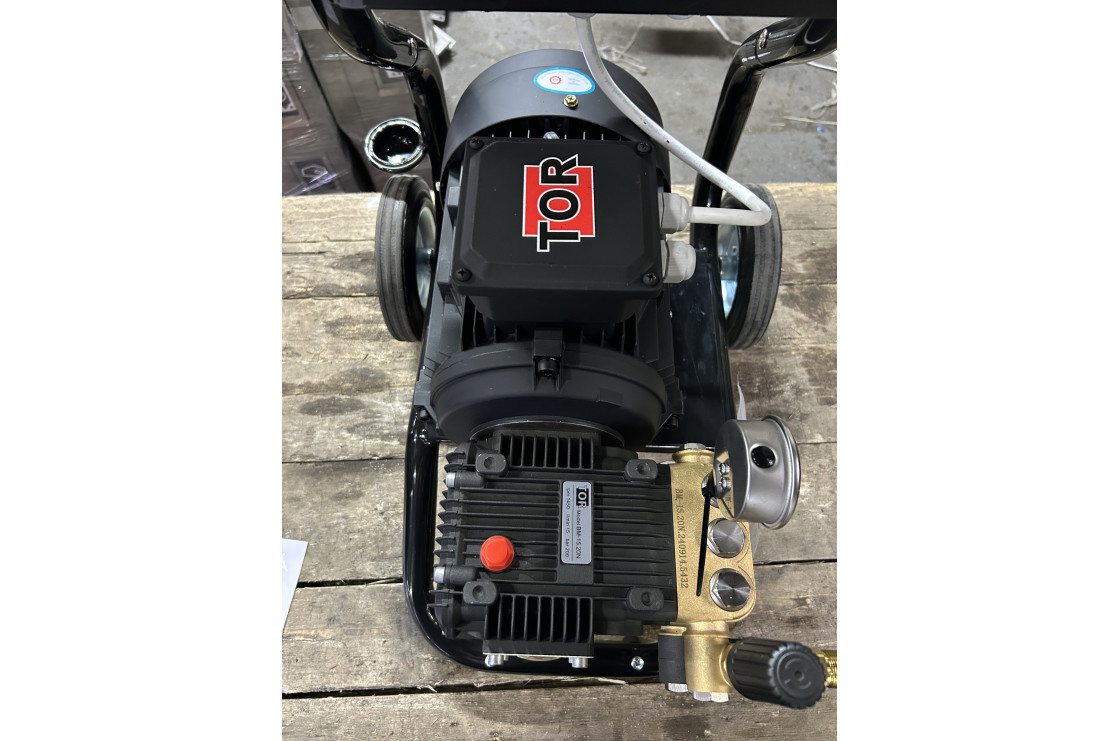 АВД Тритон Т 15/200 BР 5.5  (на тележке, манометр, электрика с теплозащитой)