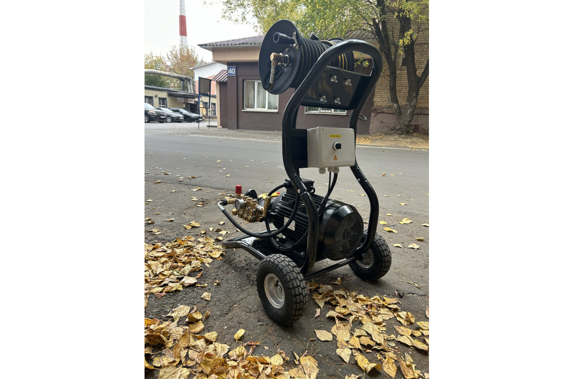 АВД Тритон М 21/250 ВР 11 ( на тележке, катушка 30 м, аварийный клапан, манометр, фильтр)