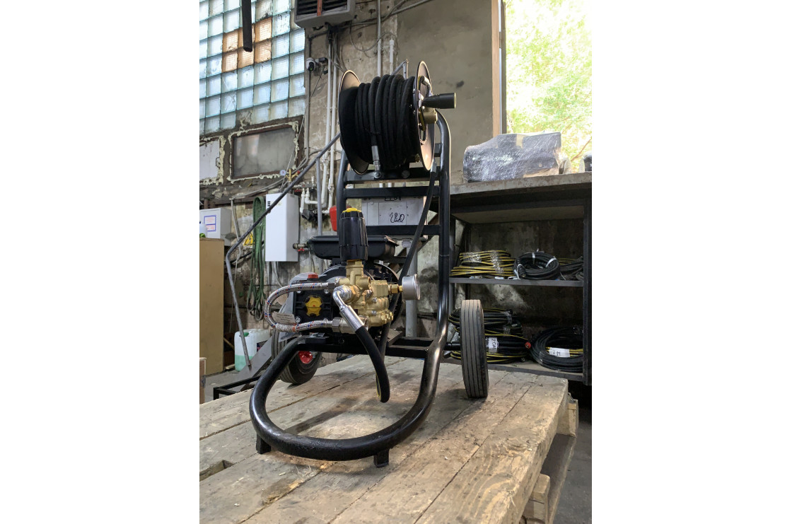 АВД ТРИТОН AR 14/160 BP 3 T (на тележке, с катушкой,манометром, электрика с тепловым реле, регулятор VRT3 160 бар легкий старт)