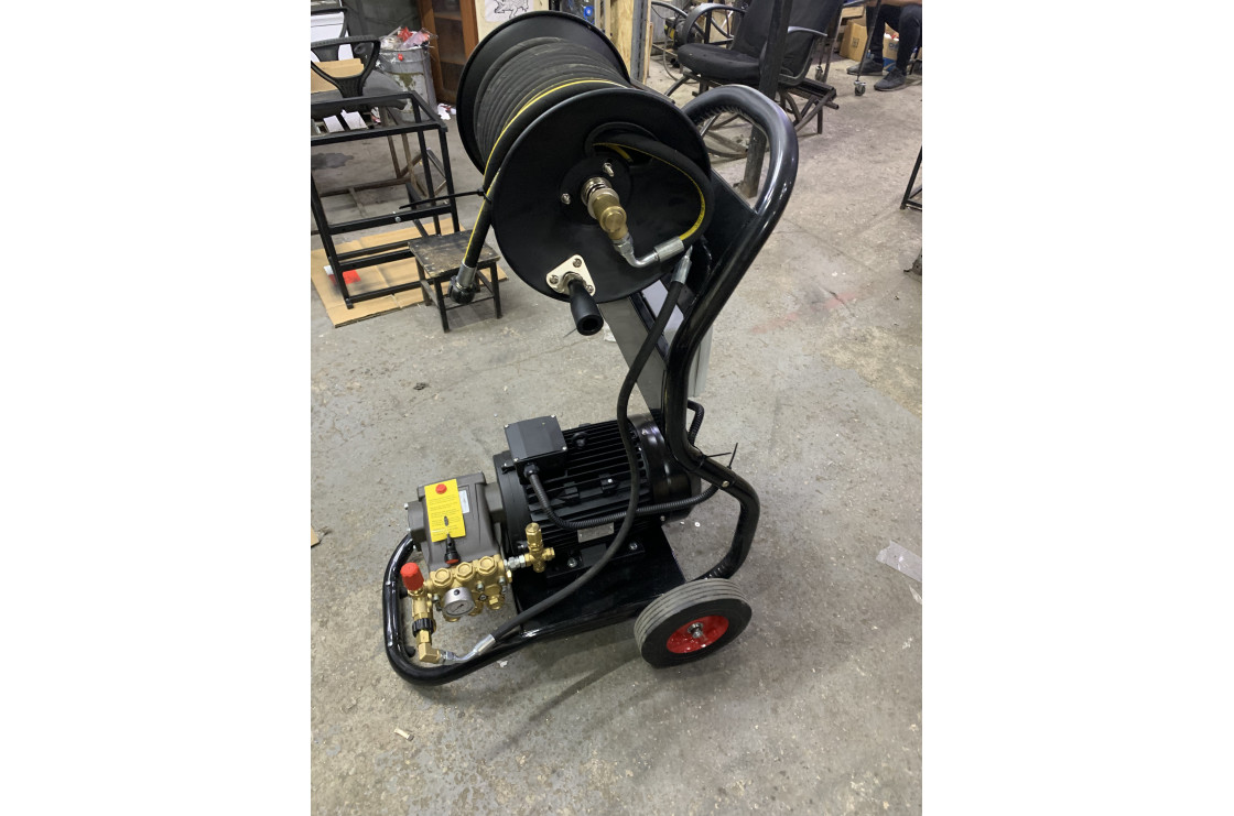 АВД Тритон M 21/250 BP 9.0 на тележке, катушка 30 м, аварийный клапан, манометр, фильтр)
