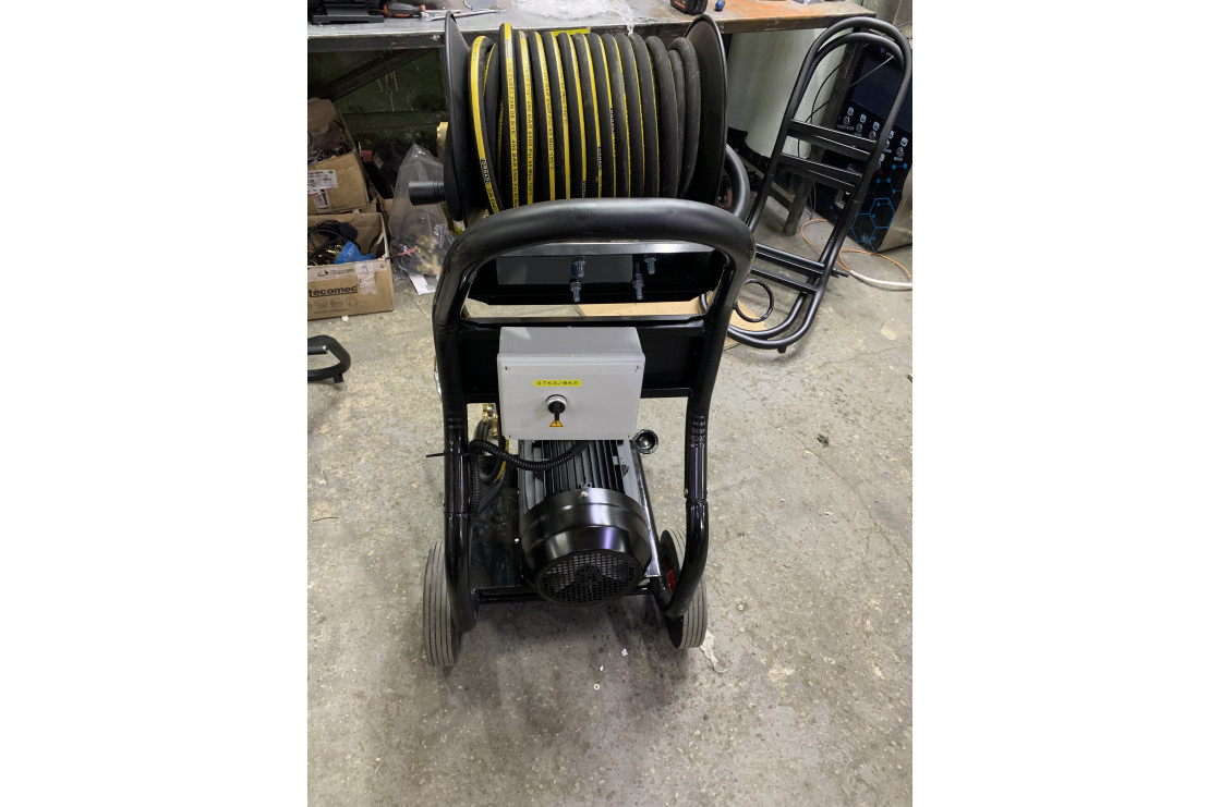 АВД Тритон M 21/250 BP 9.0 на тележке, катушка 30 м, аварийный клапан, манометр, фильтр)