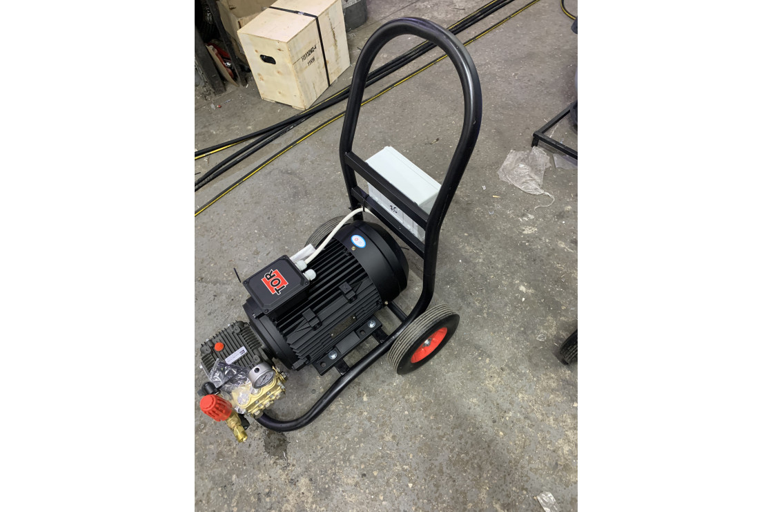 АВД Тритон T 15/250 TS 7.5 T ( на тележке, электрика с теплозащитой)