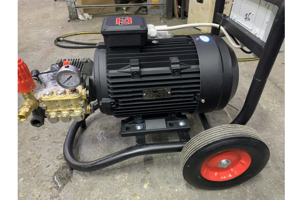 АВД Тритон T 15/250 TS 7.5 T ( на тележке, электрика с теплозащитой)