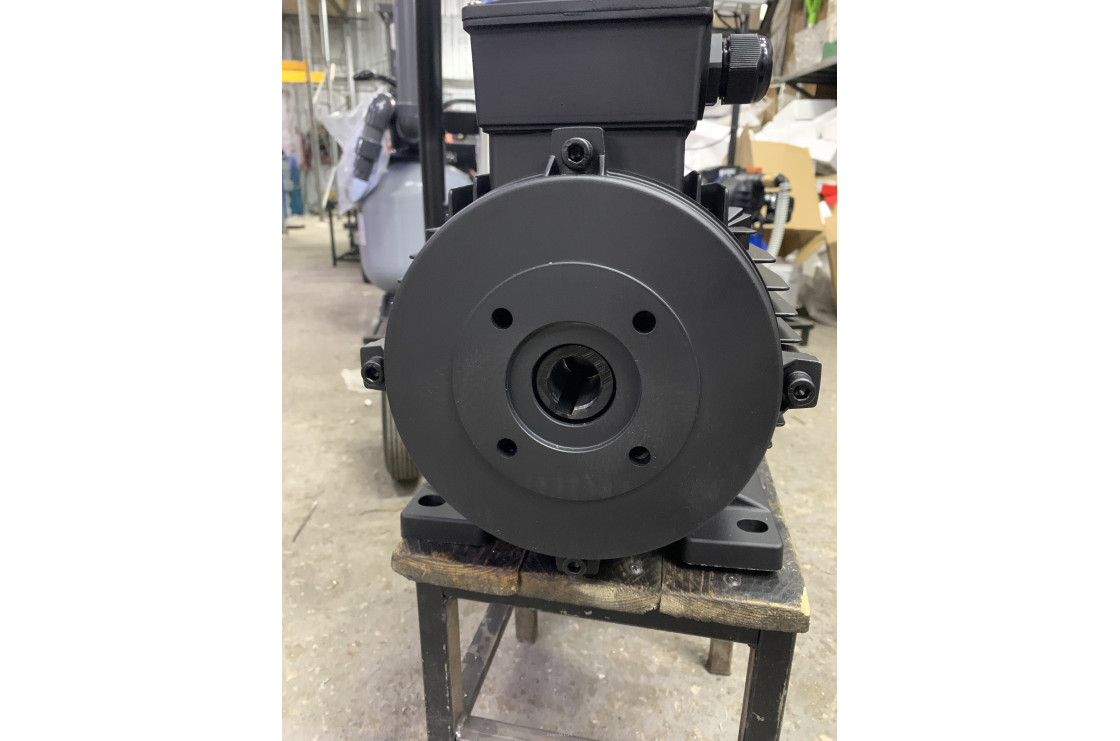 Электродвигатель Titan (7кВт, 380/220В, 1450об/мин, п.в. 24мм, Dфл 87/61мм, H112L)