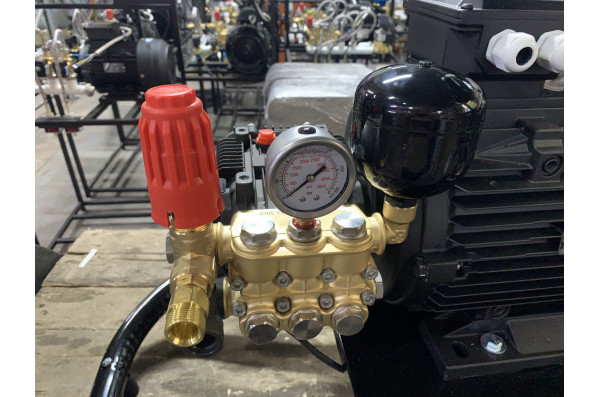 АВД Тритон Т 15/250 TS 7.5 Т (на тележке, с манометром, электрика с теплозащитой)