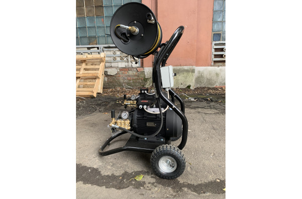 АВД ТРИТОН T 15/250 T 7.5  (манометром, на тележке)