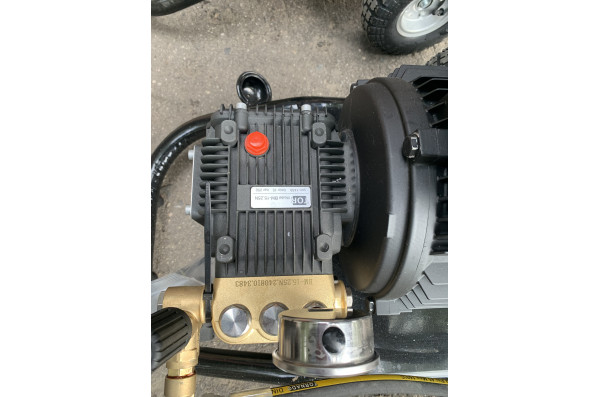 АВД ТРИТОН T 15/250 T 7.5  (манометром, на тележке)