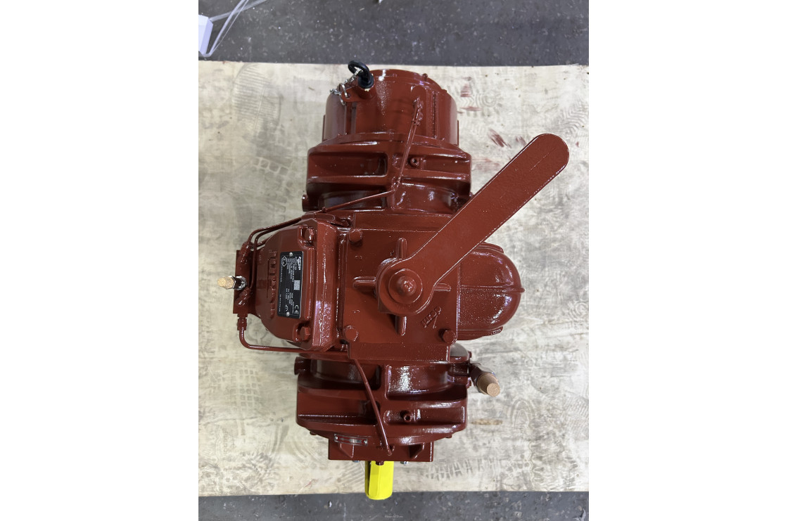 Насос вакуумный JUROP PNR 124 D ATEX. (левое вращение, ручной клапан)