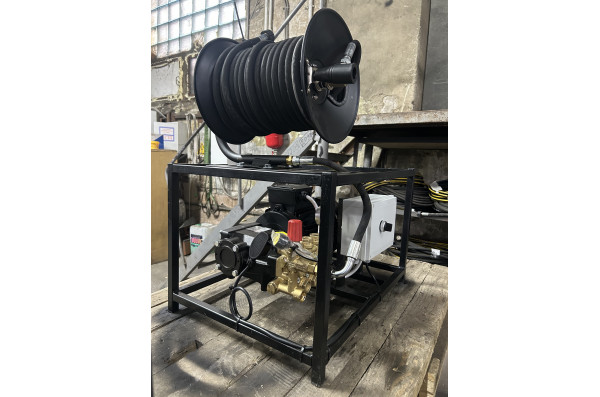 АВД ТРИТОН H 15/200 TS 5.5 T  (Барабан для шланга, электрика с теплозащитой, манометр)