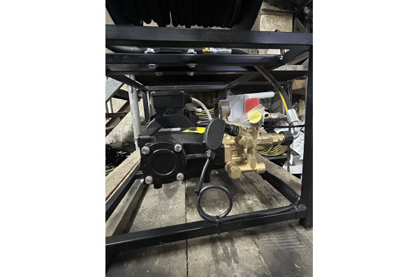 АВД ТРИТОН H 15/200 TS 5.5 T  (Барабан для шланга, электрика с теплозащитой, манометр)