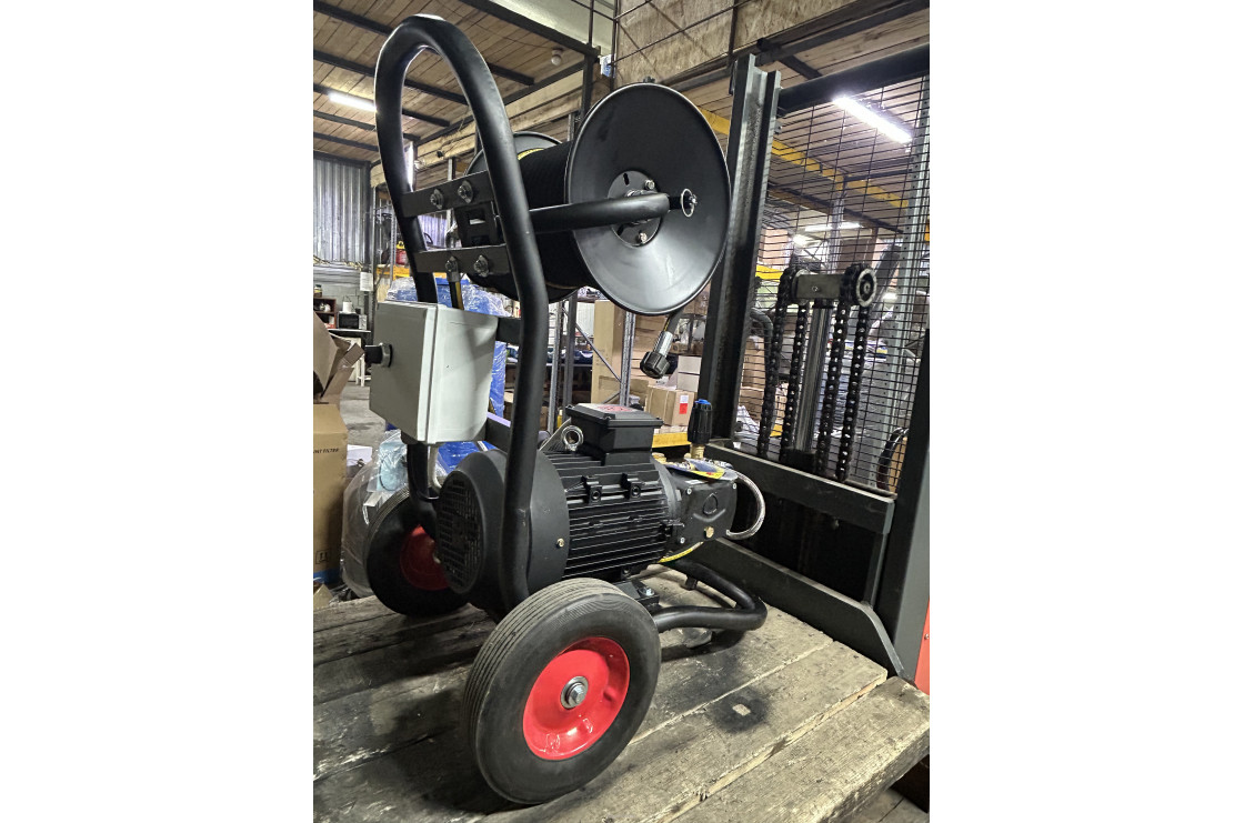 АВД Тритон AR 15/200 VRT 5.5 T (на тележке с барабаном, манометр, электрика с теплозащитой )