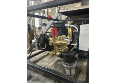 АВД ТРИТОН C ZW 15/207 TS 5.5 T (на раме, аварийный регулятор давления SVL28, манометр, тепловое реле)