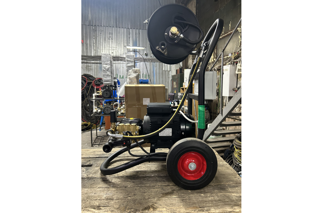 АВД Тритон T 11/250 T 3.0 ( на тележке, фильтр, сухой ход, электрика с теплозащитой, с катушкой)