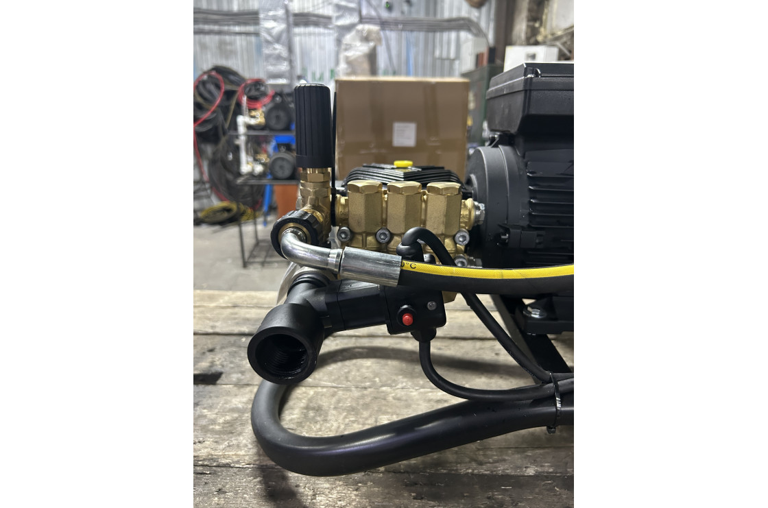 АВД Тритон T 11/250 T 3.0 ( на тележке, фильтр, сухой ход, электрика с теплозащитой, с катушкой)