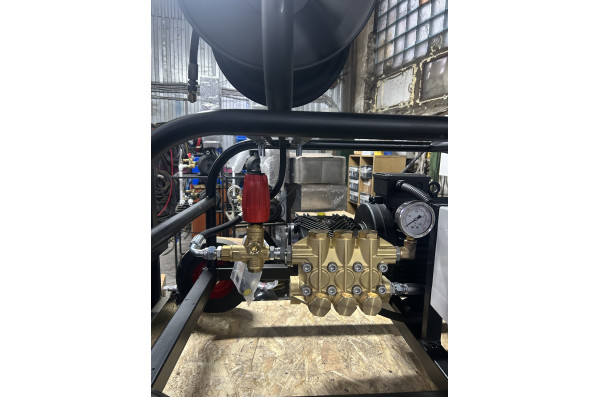 АВД Тритон T 30/300 T 12.5 ( тележка 4 колеса, барабан, манометр, электрика с теплозащитой)