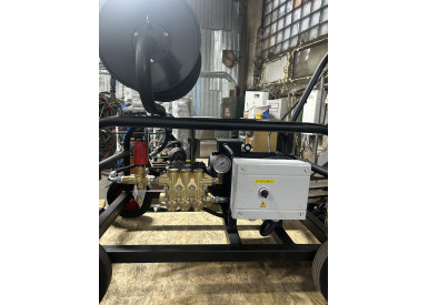 АВД Тритон T 30/300 T 12.5 ( тележка 4 колеса, барабан, манометр, электрика с теплозащитой)