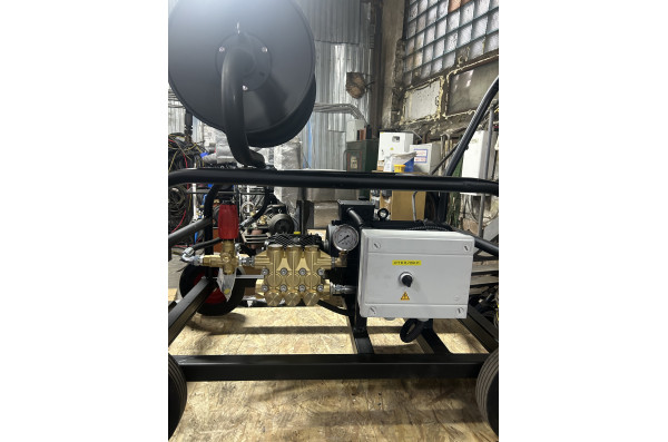 АВД Тритон T 30/300 T 12.5 ( тележка 4 колеса, барабан, манометр, электрика с теплозащитой)