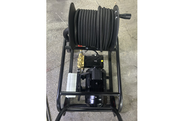 АВД Тритон T 30/300 T 12.5 ( тележка 4 колеса, барабан, манометр, электрика с теплозащитой)