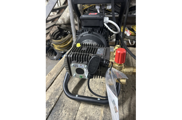 АВД Тритон B 15/200 TS 5.5 T ( на тележке, барабан, электрика с тёплозащитой)