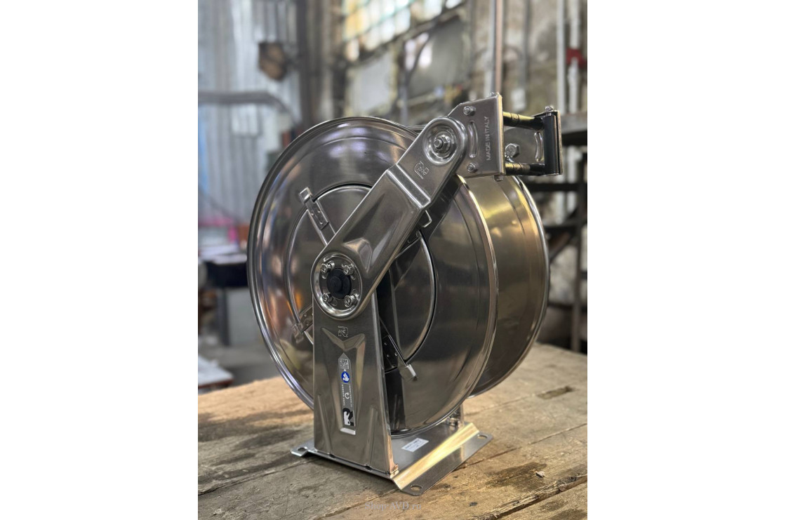 Инерционная катушка для шланга (20 метров, 22 × 1,5)