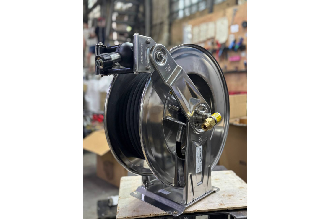 Инерционная катушка для шланга (20 метров, 22 × 1,5)
