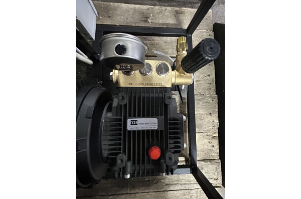 АВД Тритон Т 15/200 ВП 5.5 (на раме, манометр, электрика с теплозащитой)