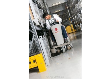 Подметальная машина COMAC CS 60B II