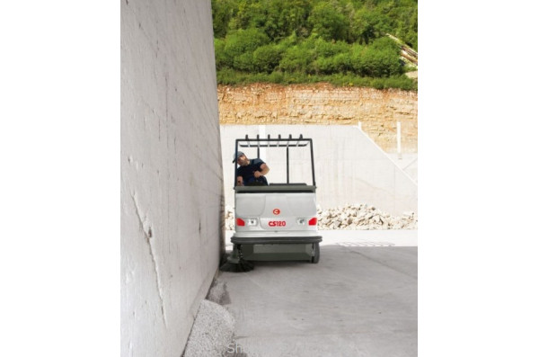 Подметальная машина COMAC CS 120D