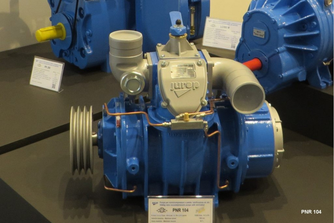 Насос вакуумный лопастной JUROP PNR 104M, 540 об/мин, левое вращение, руч. 4-х. клапан