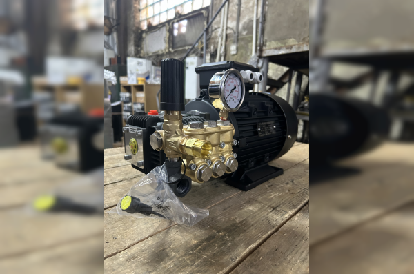 Моноблок Тритон TOR 15/25 ВР 5.5 T (с манометром, без электрики)