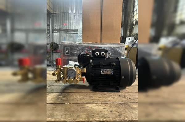 Моноблок Тритон AR RR 15/200 BP 5.5 Т (манометр, термоклапан, гидрокомпенсатор, без электрики)
