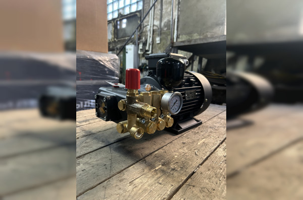 Моноблок Тритон AR RR 15/200 BP 5.5 Т (манометр, термоклапан, гидрокомпенсатор, без электрики)