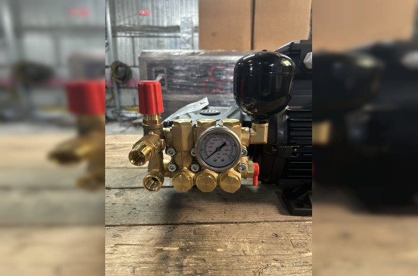 Моноблок Тритон AR RR 15/200 BP 5.5 Т (манометр, термоклапан, гидрокомпенсатор, без электрики)