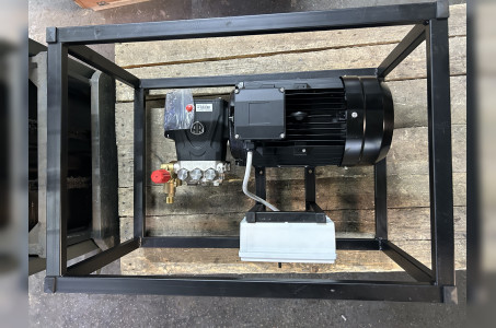 АВД Тритон AR RR 15 250 BP 7 Titan ( на раме, электрика с теплозащитой)