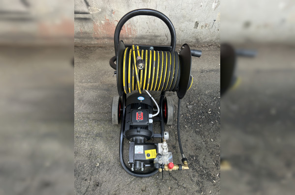 АВД Тритон Н 15/200 TS 5.5 Т (на тележке с катушкой 30 метров, с манометром, электрика с теплозащитой)