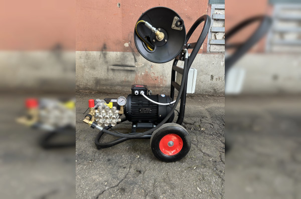 АВД Тритон Н 15/200 TS 5.5 Т (на тележке с катушкой 30 метров, с манометром, электрика с теплозащитой)